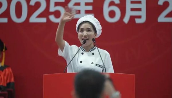 万生优配 延边大学食堂阿姨拒绝采访：只想做好本职工作，未来会一直在食堂