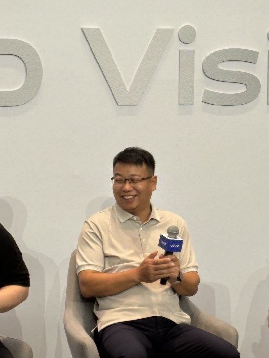 牛股动力 vivo执行副总裁胡柏山：vivo vision价格有望低于1万元